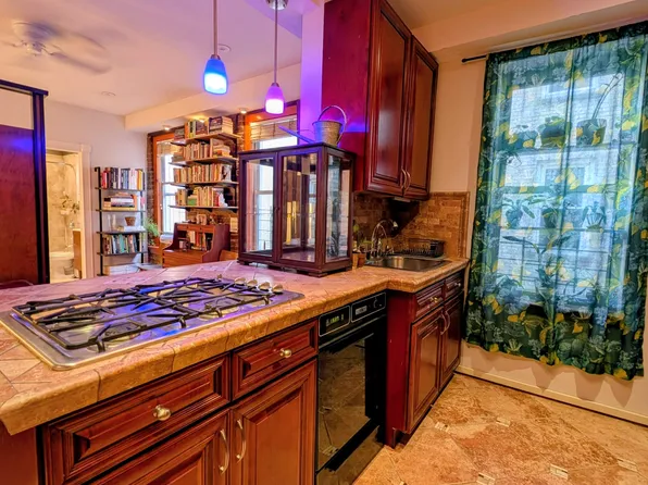 811 Walton Avenue image 5 of 13