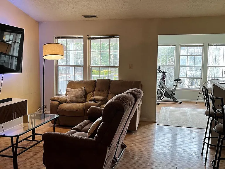 24 Inverness Cir — Photo 3