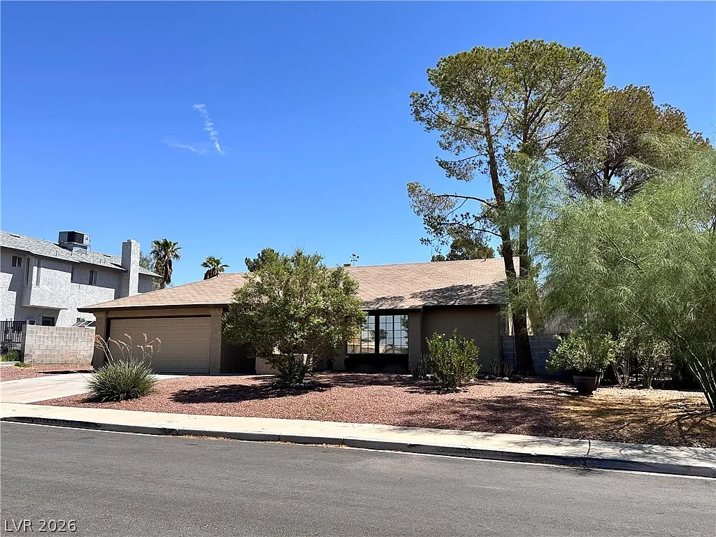 3 bed, 2.0 bath, 1600 sqft, $1,995 — Photo 1