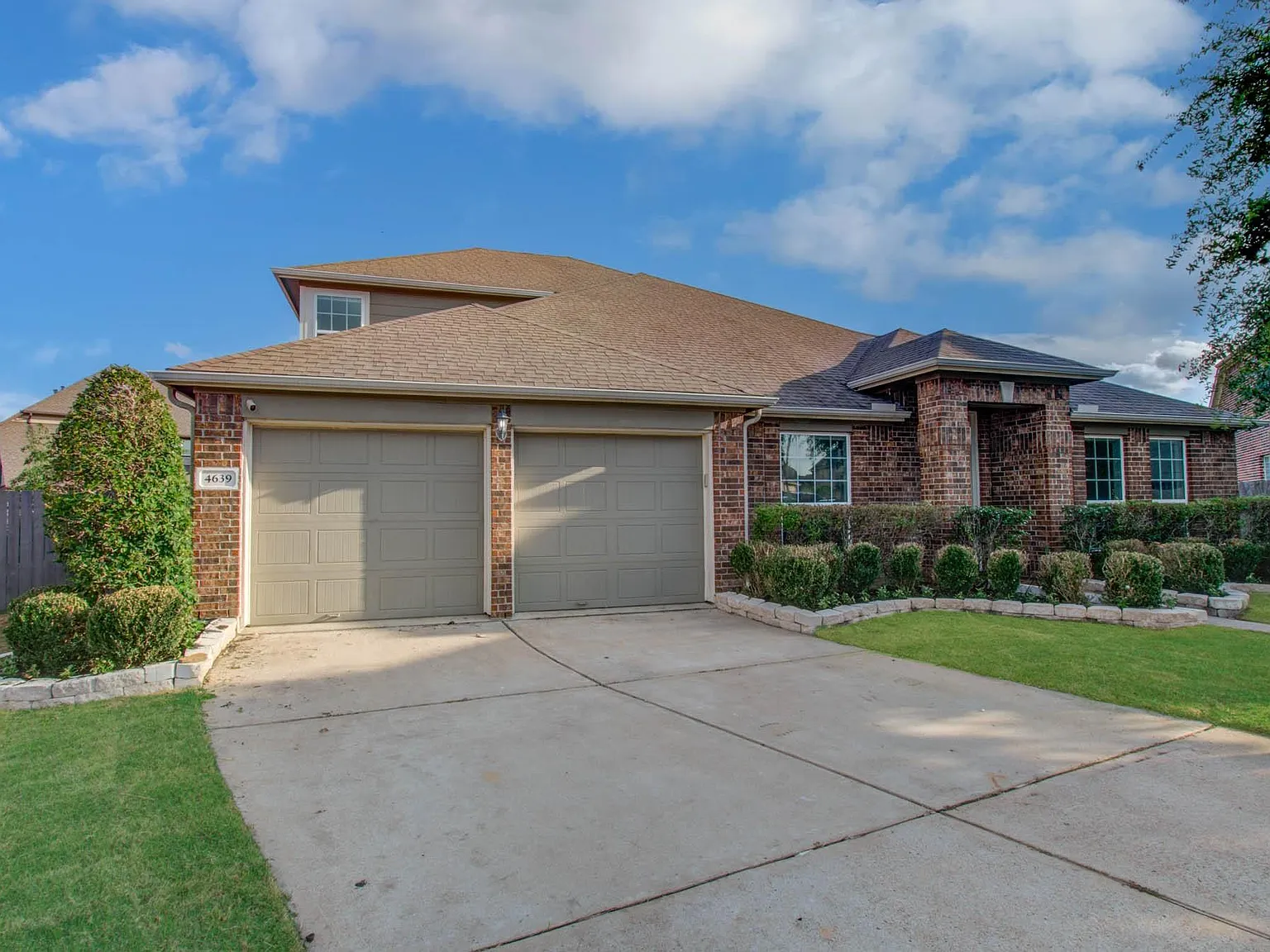 4 bed, 2.5 bath, 3445 sqft, $3,250 — Photo 3