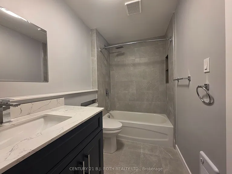 82 Albert St N #5 — Photo 3