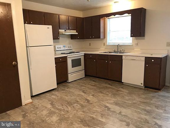 2nd image of 259 Waterford Ln