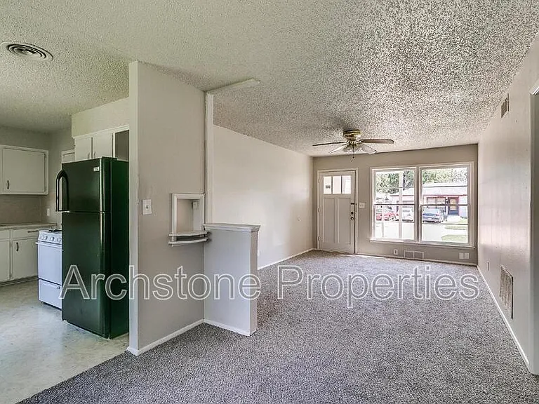 2305 Mustang St — Photo 3