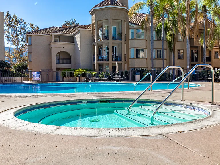 510 Camino De La Reina #332 — Photo 40