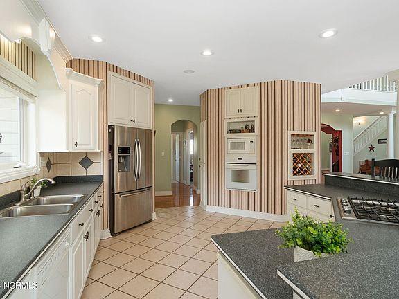 5th image of 5205 Driftwood Lane