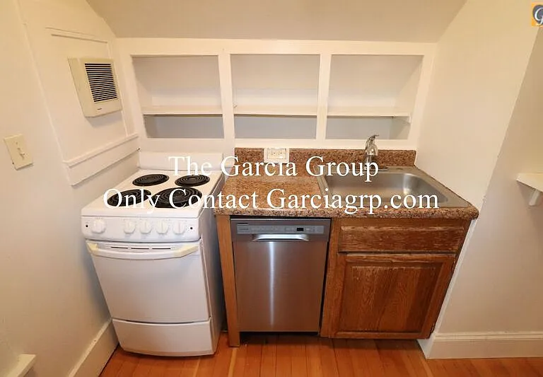 1834 NE 38th Ave #B — Photo 3