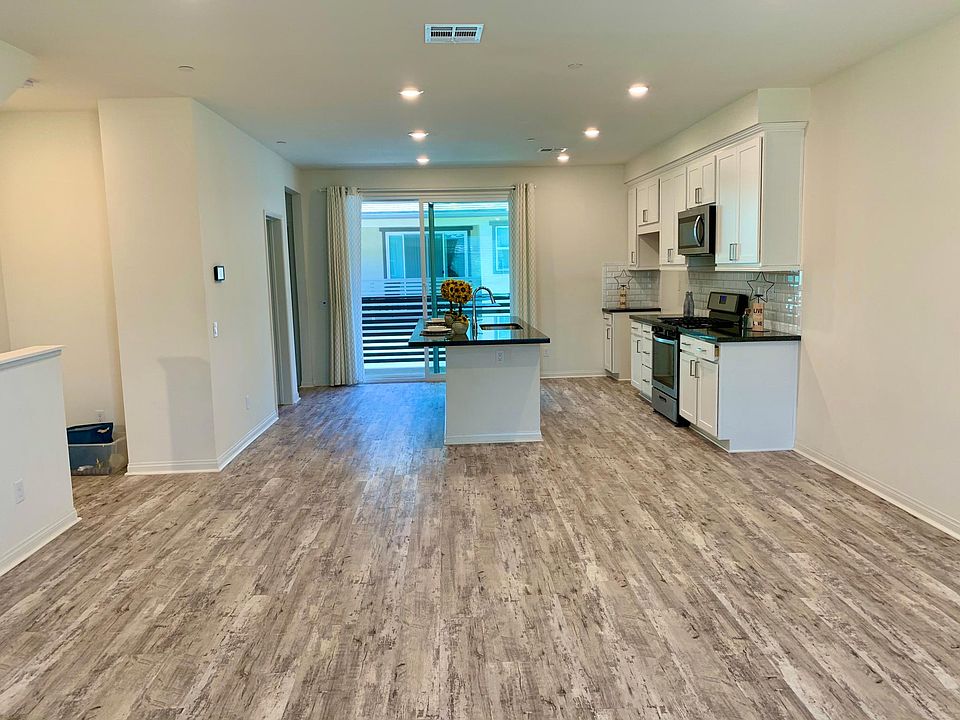 1st image of 1139 Tangerine Dr