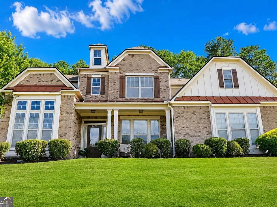 2236 Caledonia Dr