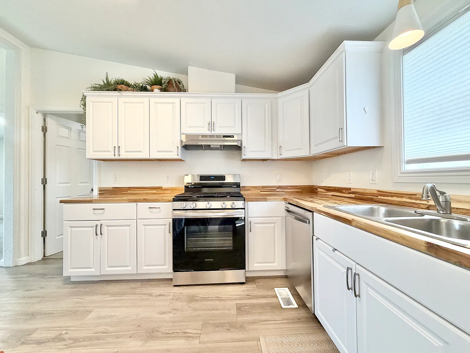 4 bed, 1500 sqft, $3,400 — Photo 4