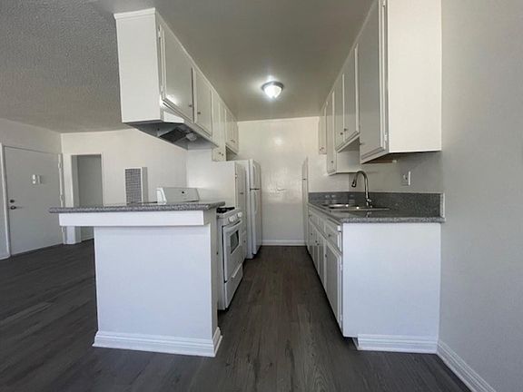 3rd image of 1528 S Bundy Dr APT 7