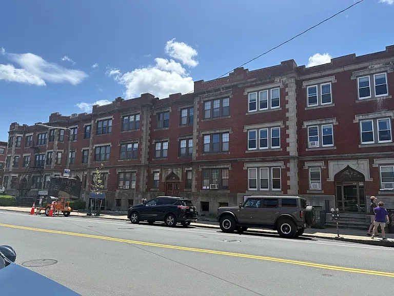 219 Harvard Ave #4 — Photo 9