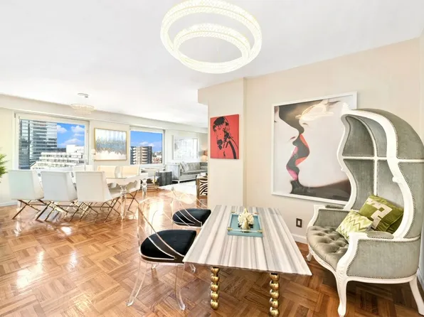 303 East 57th Street image 6 of 12