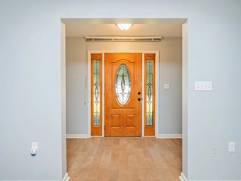 83 Edgewood Dr — Photo 4