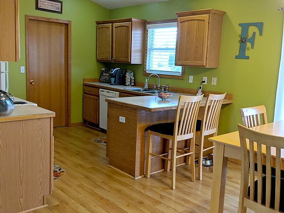 3rd image of 10203 Dove Dr