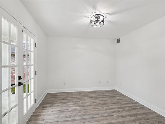 4th image of 333 Ormond Village Dr