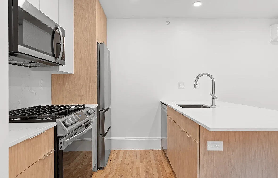 2 bed, $3,400 — Photo 2