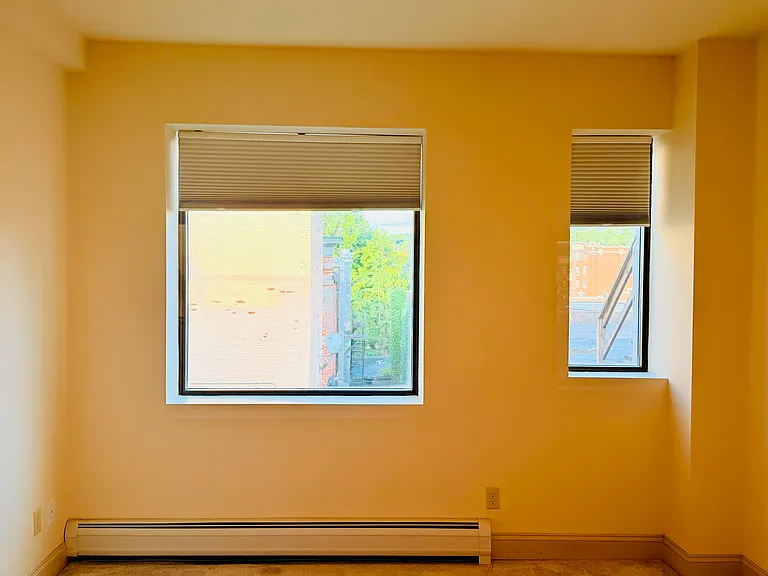 191 College St #307 — Photo 13