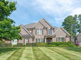 18404 Clavemorr Castle Ct, Charlotte, NC 28277