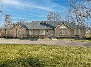 2043 Kehrs Mill Rd, Chesterfield, MO 63005
