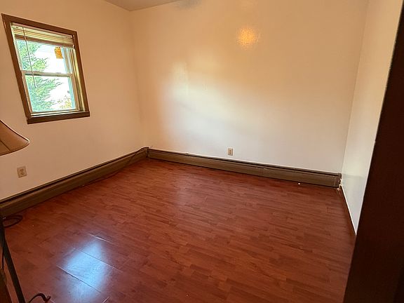 2nd image of 207 Manor Ave APT 2