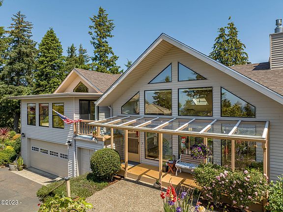 2nd image of 412 Siletz View Ln