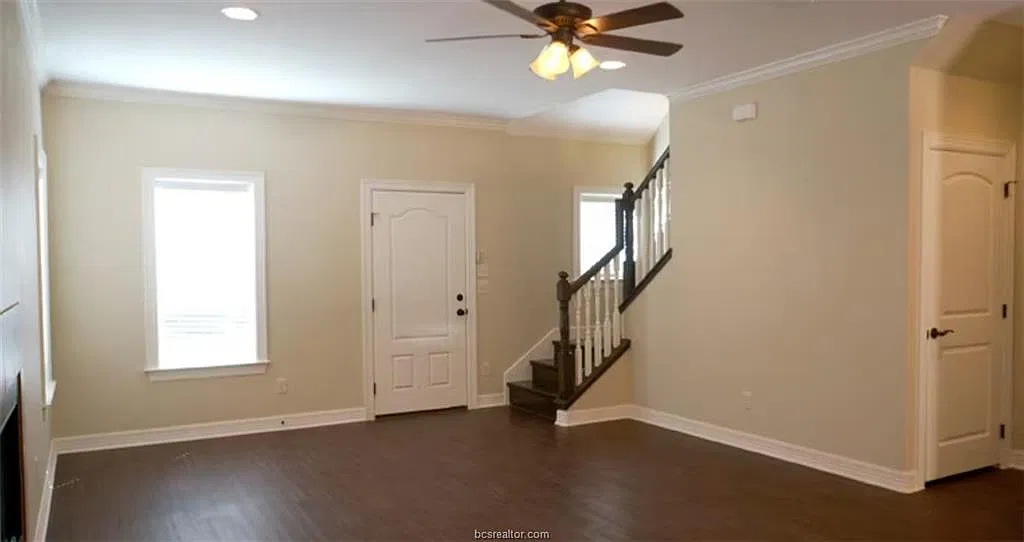 5 bed, 5.5 bath, 2108 sqft, $3,950 — Photo 4