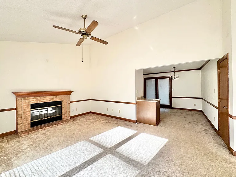5125 Autumncrest Dr — Photo 2