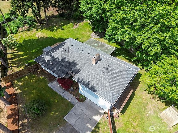 4th image of 5404 47th Avenue E