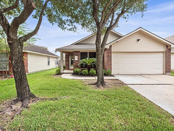3rd image of 21639 Falvel Lake Dr