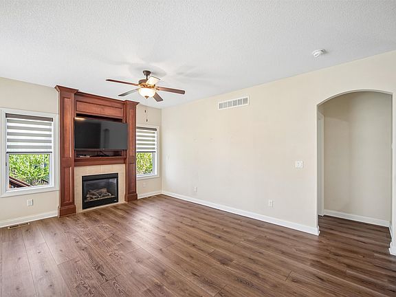 3rd image of 2250 NW Chapel Ln