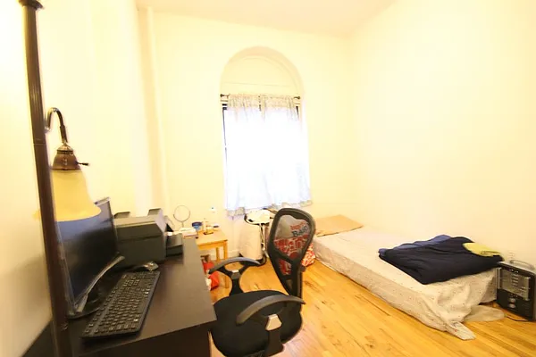 Rented by Dynamik Realty | media 3