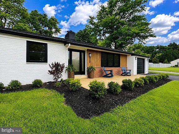 4th image of 800 Falcon Ln