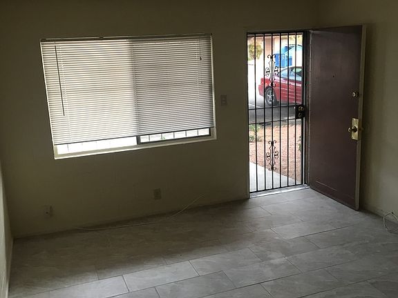 2nd image of 3719 Hazelwood St APT 15