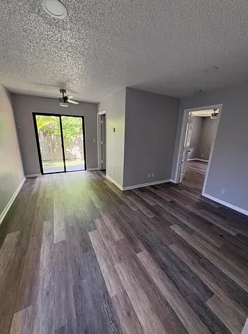 4726 Summit Blvd — Photo 2