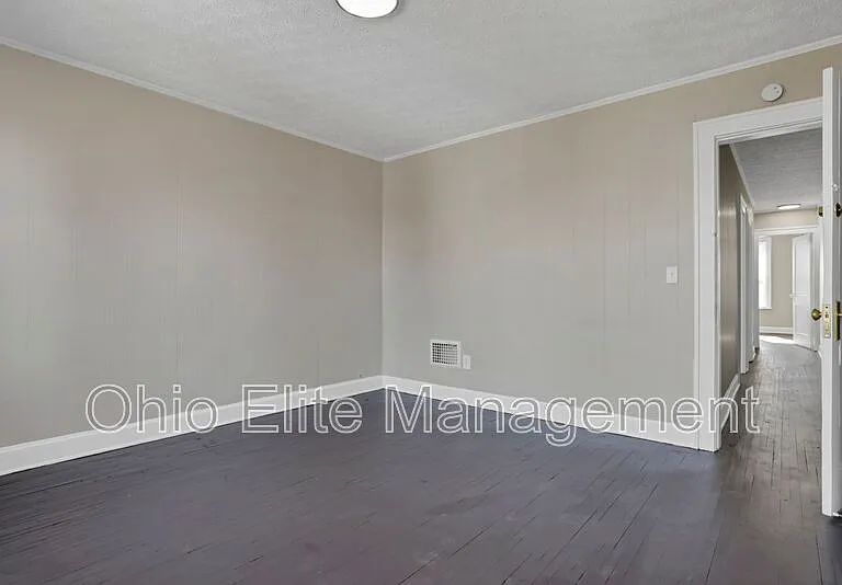 793 E Starr Ave — Photo 31