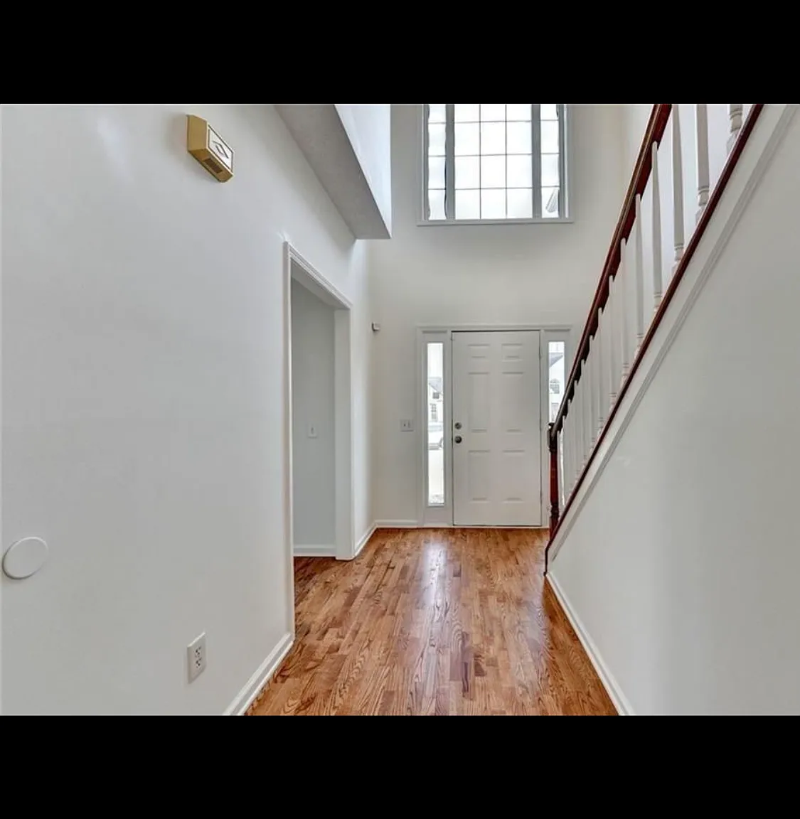 4 bed, 2.5 bath, 2378 sqft, $2,400 — Photo 3