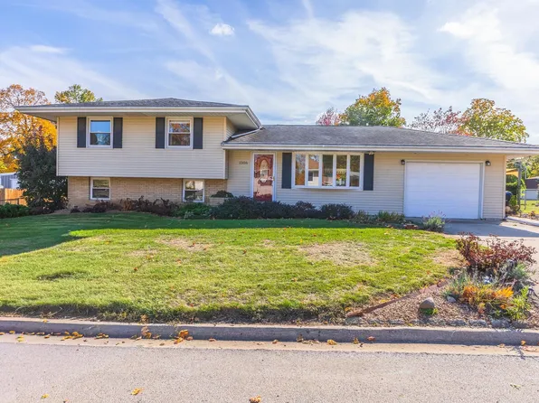 1306 Anderson St, Bloomington, IL 61701