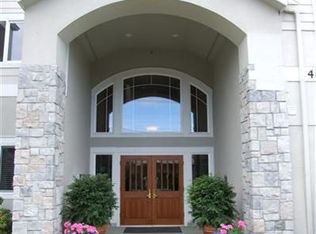 400 Walnut St APT 105, Edmonds, WA 98020