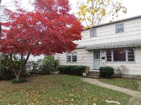 1st image of 319 1st St