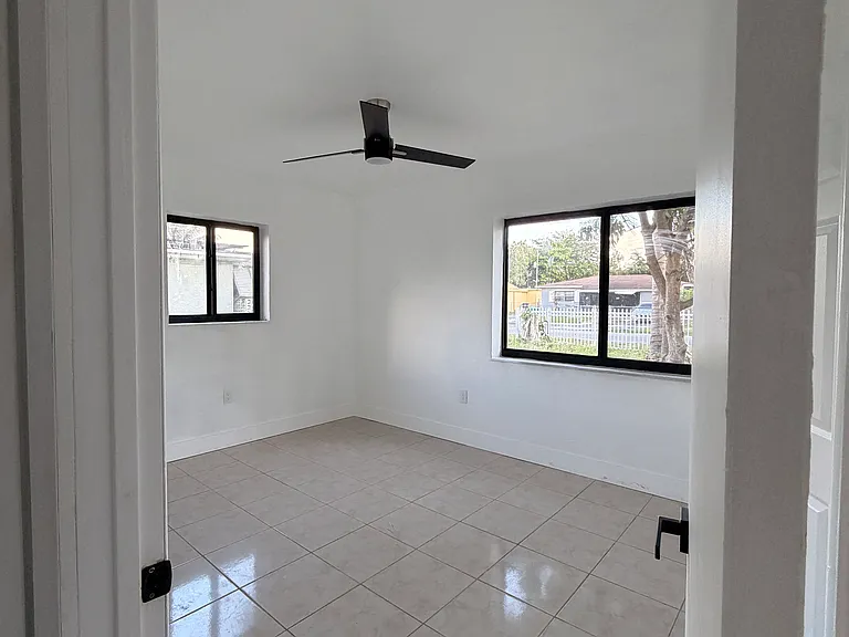 2015 NW 132nd St — Photo 3