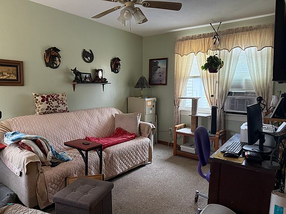 2nd image of 1922 W Richwoods Blvd