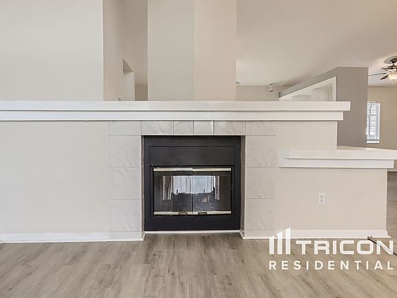 3rd image of 1049 Providence Ln