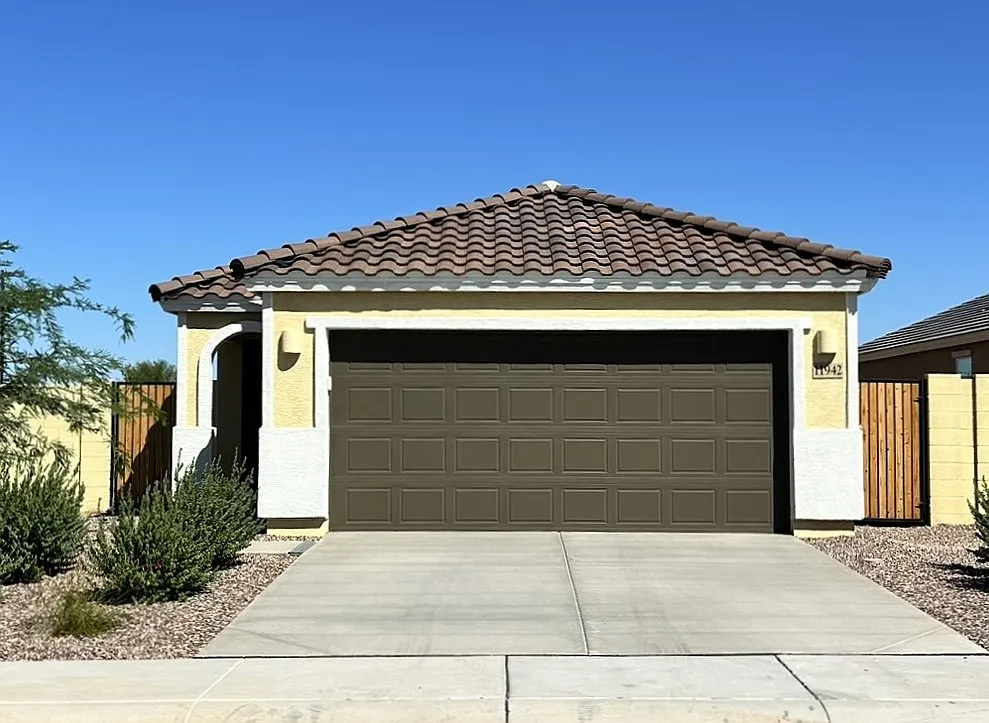 3 bed, 1177 sqft, $1,795 — Photo 1