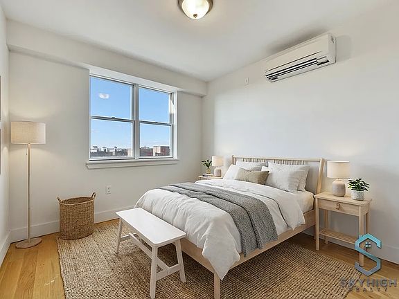 3rd image of 1541 E 19th St #2E
