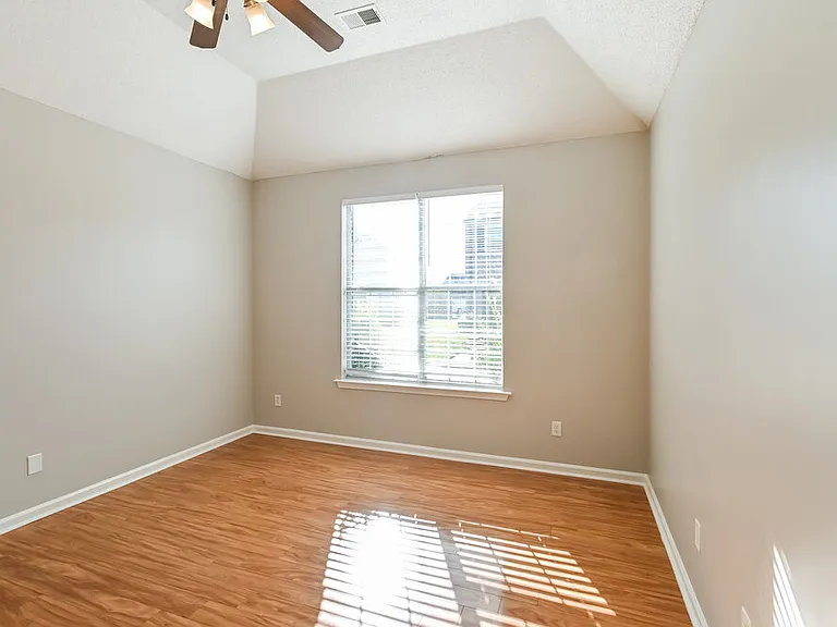 10186 Sorrento Pl — Photo 10