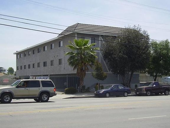 2nd image of 7740 Laurel Canyon Blvd