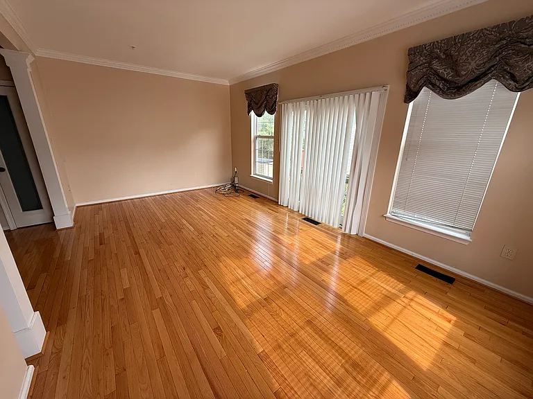 9908 Greenspire Way — Photo 6
