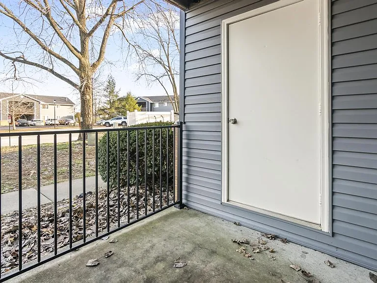 2213 Rockwood Dr — Photo 43