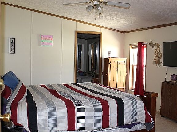 Master Bedroom W/Master Bath