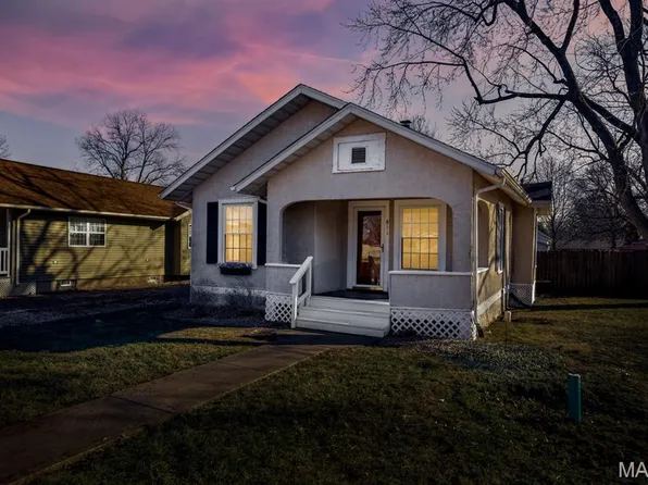 811 Adams St, Gillespie, IL 62033